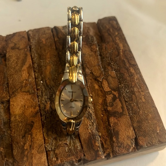 Armitron Now Link Silver/Gold Tone Oval Dainty Feminine Watch Stainless Steel - Picture 8 of 12